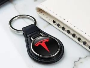 Tesla Schlüsselanhänger Leder Hochwertiges Design Sport Look